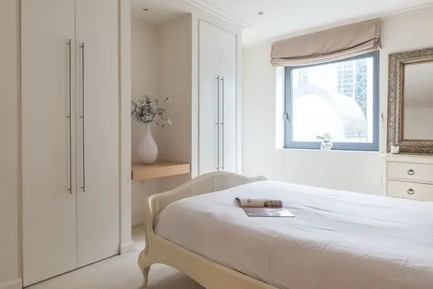 Canary Wharf Waterfront Apartments