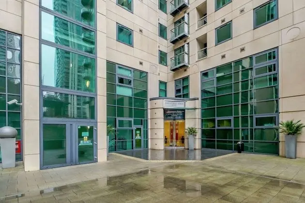 Canary Wharf Waterfront Apartments - Dış Mekan