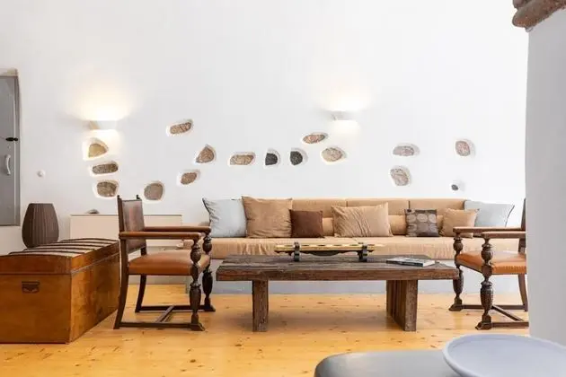 Canava House in Santorini