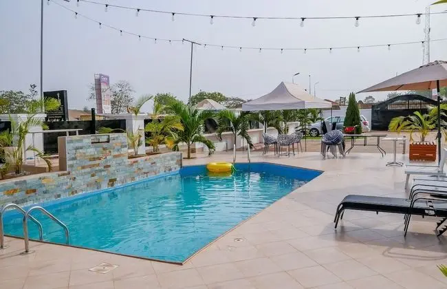 Candice serviced Apartment
