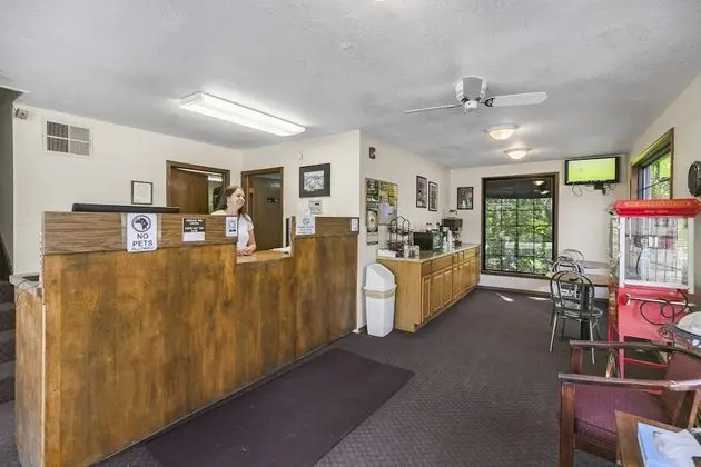 Candlewick Inn - Lobi