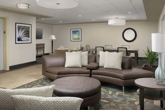 Candlewood Suites Alexandria West - Dış Mekan