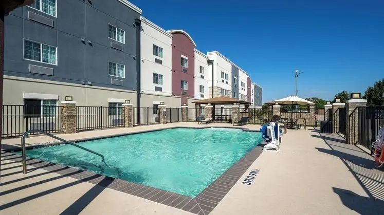 Candlewood Suites Baytown - Havuz
