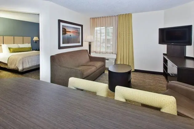 Candlewood Suites Cleveland N. Olmsted