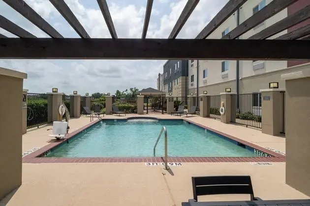 Candlewood Suites Deer Park - Havuz