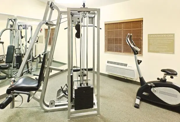 Candlewood Suites Fayetteville / University of Ark - Aktiviteler