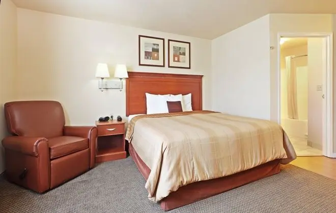 Candlewood Suites Fayetteville / University of Ark - Oda