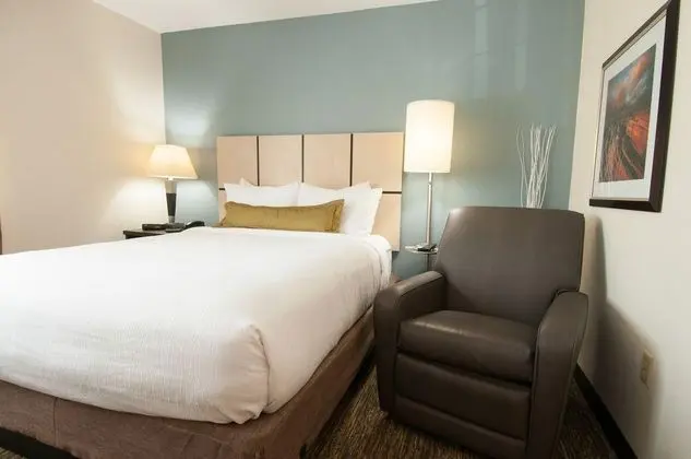 Candlewood Suites Garden Grove/Anaheim Area
