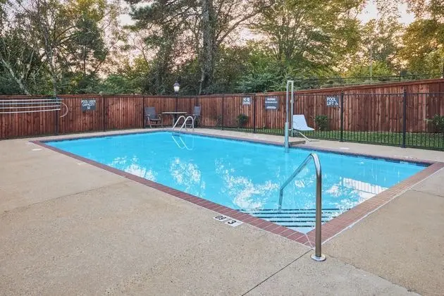 Candlewood Suites Hot Springs - Havuz