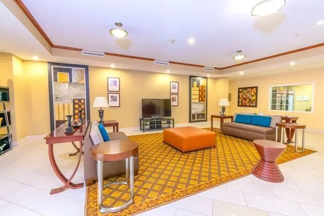Candlewood Suites Houston I-10 East - Lobi