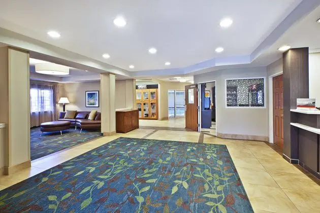 Candlewood Suites Indianapolis Airport