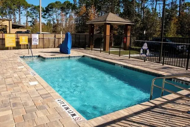 Candlewood Suites Jacksonville - Mayport, an IHG Hotel - Havuz