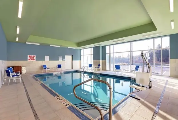 CANDLEWOOD SUITES Kingston West - Gardiner Road - Havuz