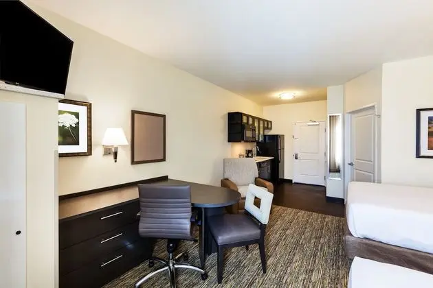 Candlewood Suites Lenexa - Overland Park Area, an IHG Hotel - Mutfak
