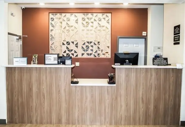 Candlewood Suites Longview - Lobi
