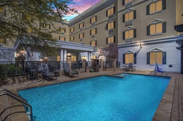 Candlewood Suites Mobile‑Downtown by IHG - Havuz