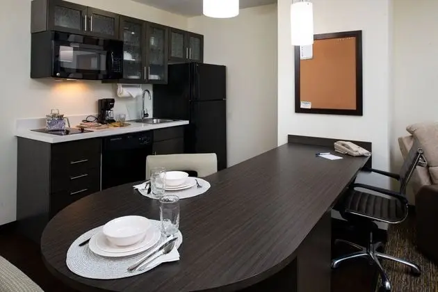 Candlewood Suites Olathe - Oda