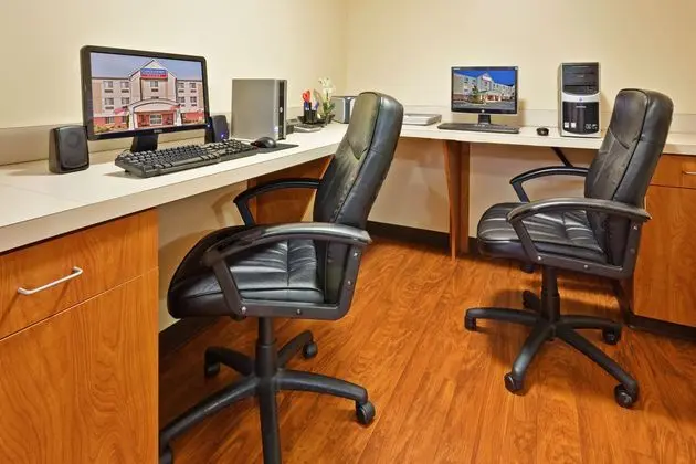 Candlewood Suites Olive Branch - İş / Konferans