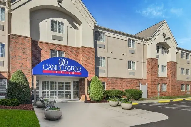 Candlewood Suites Raleigh Crabtree - 1