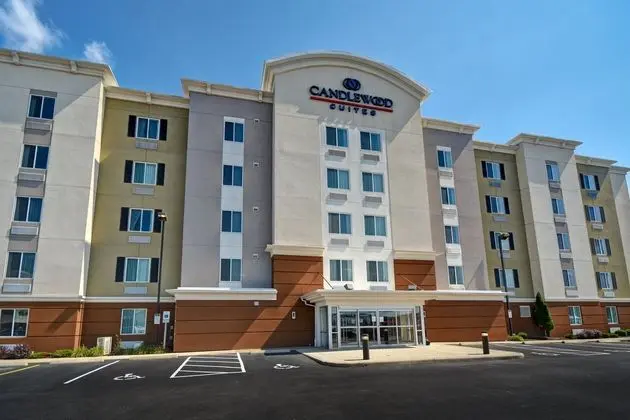 Candlewood Suites St. Clairsville - Dış Mekan