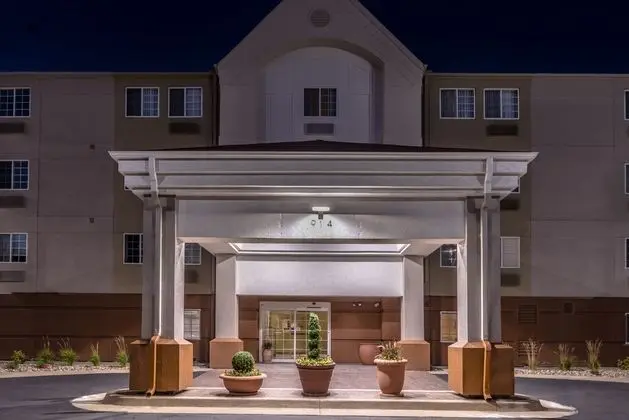 Candlewood Suites Topeka West