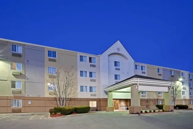 Candlewood Suites Topeka West