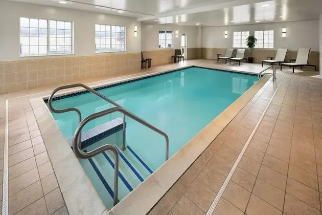 Candlewood Suites Williamsport - Havuz