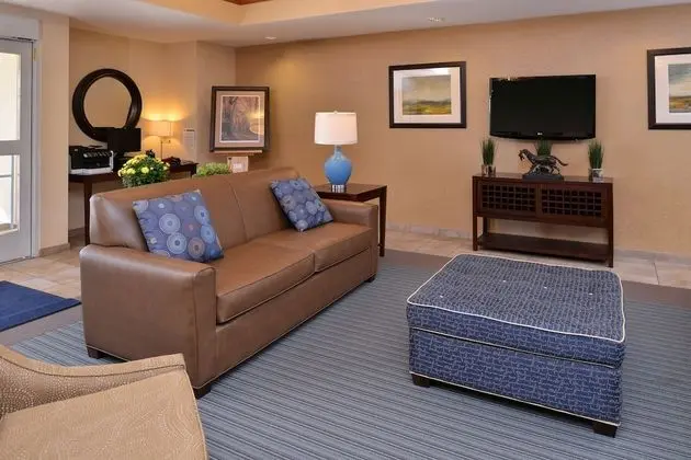 Candlewood Suites Williston, an IHG Hotel - Lobi