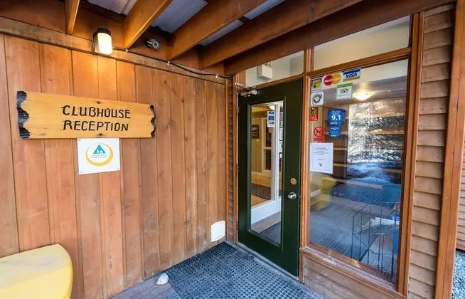 Canmore Clubhouse-Alpine Club of Canada - Lobi