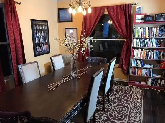 Cannabis Castle Historic Home in Baker District - Yerinde Yemek