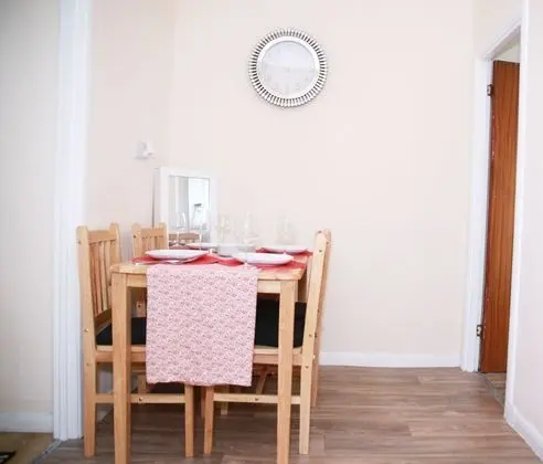 Canning Town Cozy one Bedroom Apartment - Yerinde Yemek