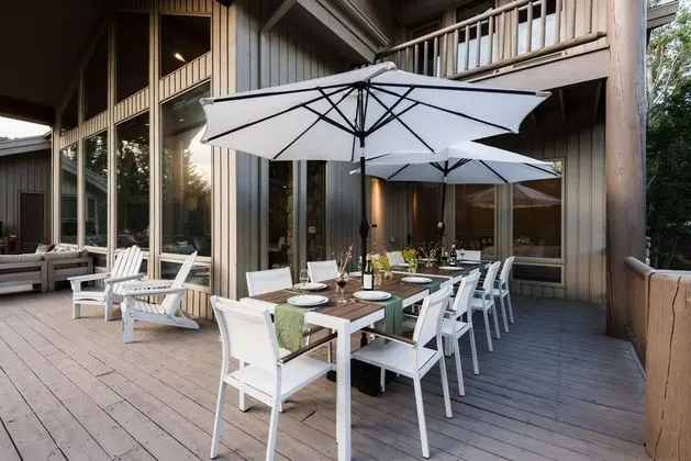 Canopy by Avantstay 8 BR Cabin w/ Hot Tub, Movie Theatre & Sauna - İç Mekan