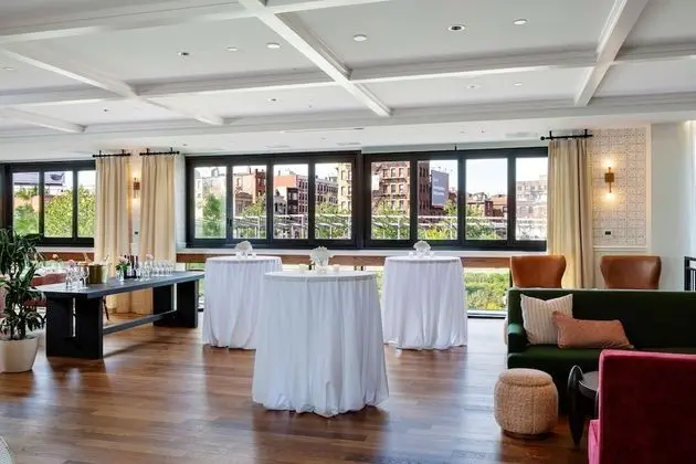 Canopy By Hilton Boston Downtown - Yerinde Yemek