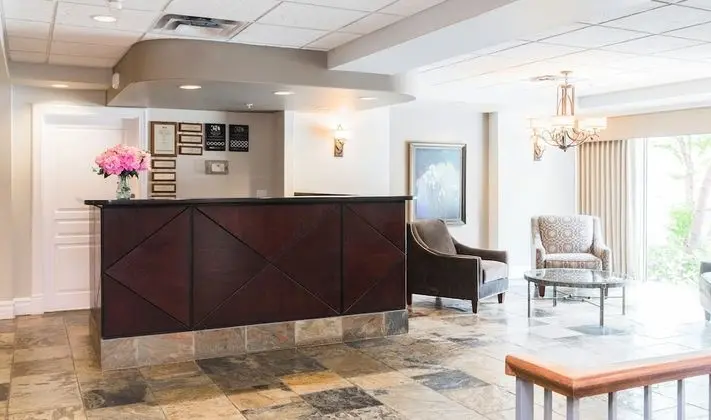 Canterra Suites Hotel - Lobi