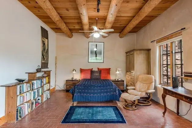 Canyon View Retreat - All Adobe Home, Tranquil Setting, Spectacular Views, Hot Tub Under the Stars