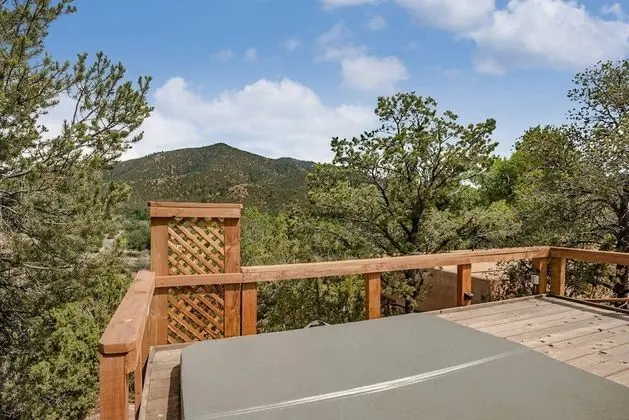 Canyon View Retreat - All Adobe Home, Tranquil Setting, Spectacular Views, Hot Tub Under the Stars
