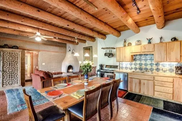 Canyon View Retreat - All Adobe Home, Tranquil Setting, Spectacular Views, Hot Tub Under the Stars - Mutfak