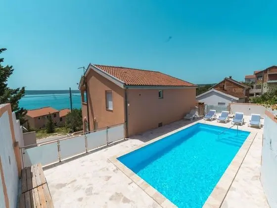 Capacious Holiday Home in Maslenica With Heated Private Pool - Öne Çıkan Resim
