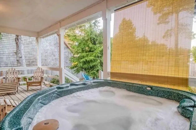 Cape Cod Hideaway - Spa