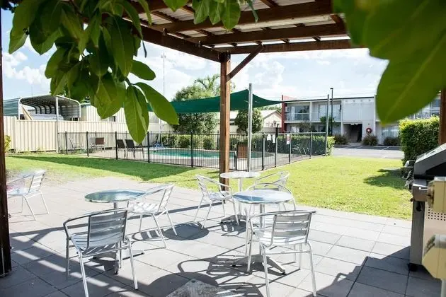 Capella Coach Inn - Havuz