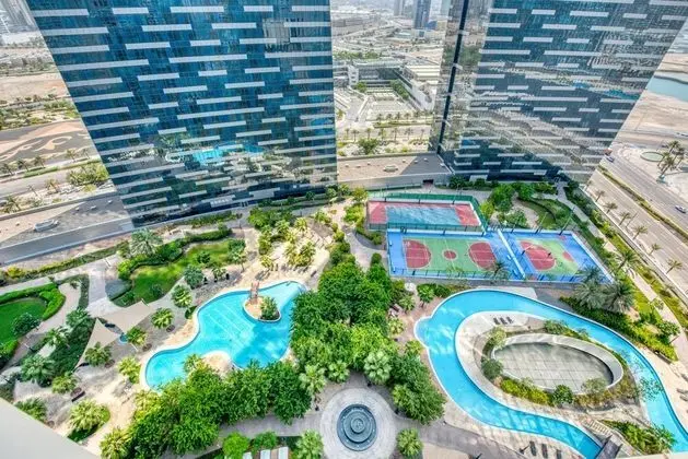 Capital Living On Reem: The Arc Towers - Havuz