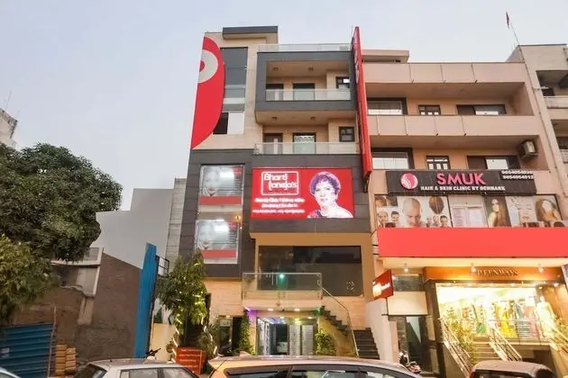 Capital O 10938 Season Grand