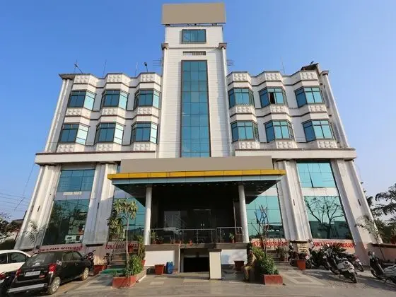 Capital O 10970 Hotel Krishna Palace
