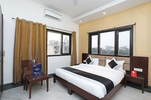 Capital O 11044 The Maaie Inn