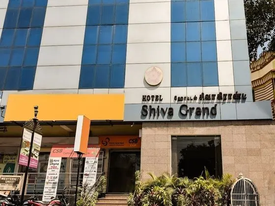 Capital O 11563 Hotel Shiva Grand Inn - Dış Mekan