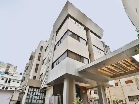 Capital O 1271 Hotel Raajpath - Dış Mekan
