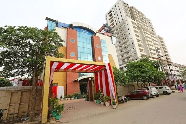 Capital O 1299 Hotel Mukut Regency - Dış Mekan