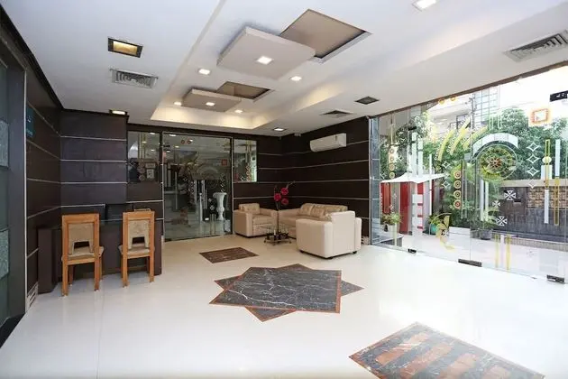 Capital O 1299 Hotel Mukut Regency - Lobi