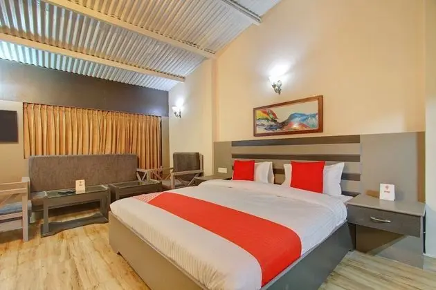 Capital O 13231 Hotel Sapphire Garden View - Oda