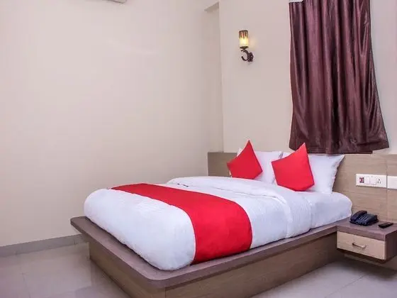 Capital O 14864 Hotel Satyam Inn